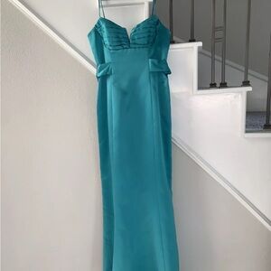 Laundry by shelli segal green dress with train